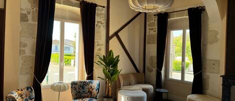 Junior Suite | In-room safe, soundproofing, iron/ironing board, free WiFi