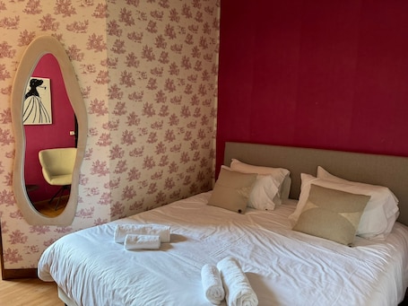 Deluxe Twin Room, Non Smoking | In-room safe, iron/ironing board, free WiFi