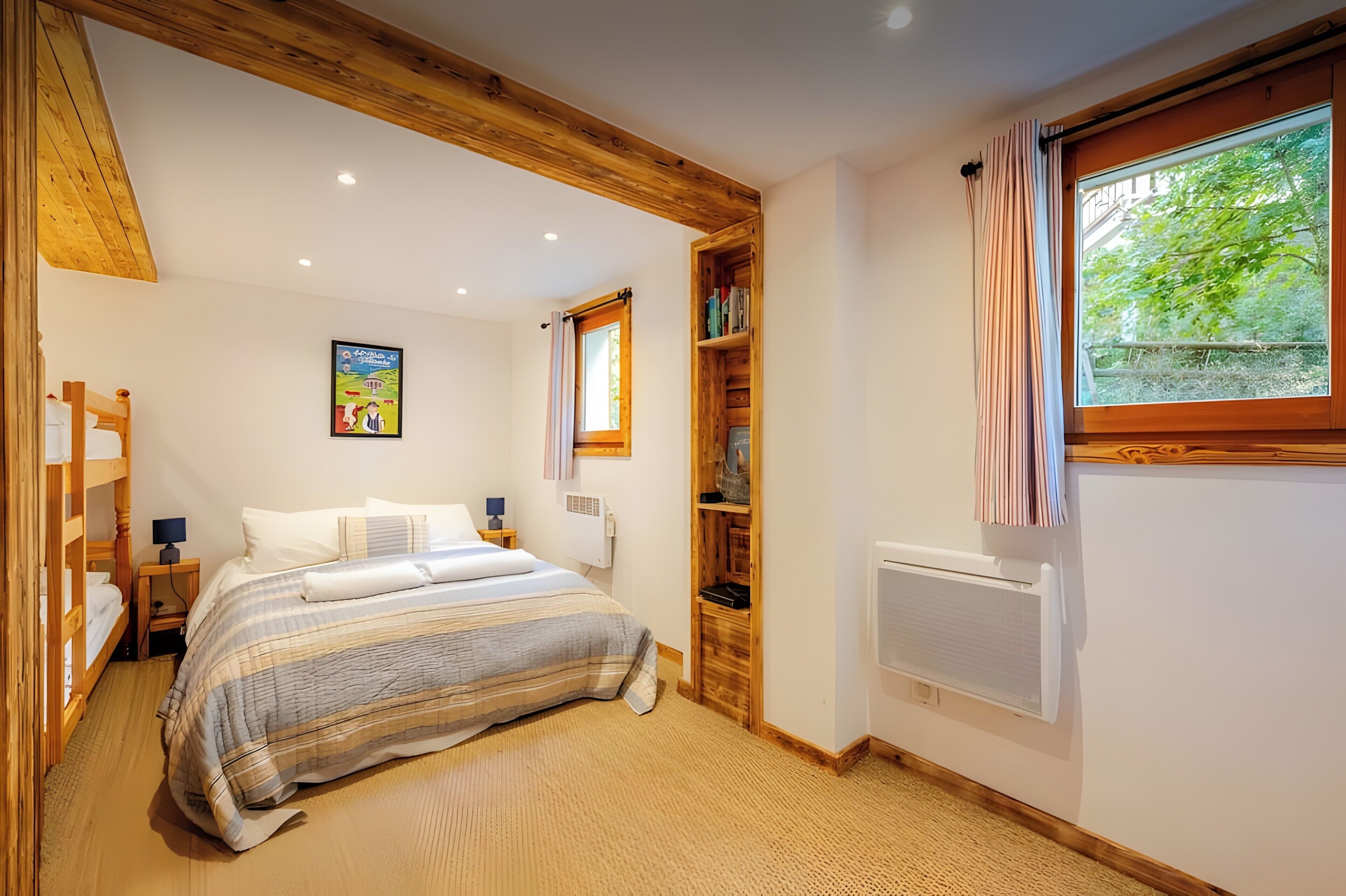 4 chambres, fer et planche à repasser, Wi-Fi, draps fournis