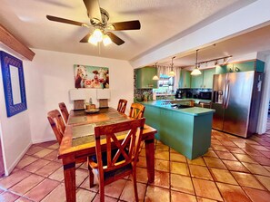 Dining - Boater's Dream & Beach Haven. Direct Gulf Access! No Bridges. Englewood Getaway. (Englewood)