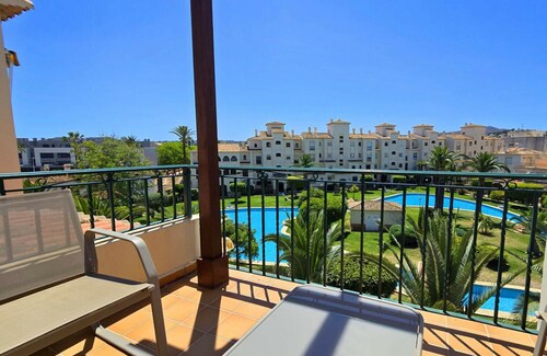 Apartment - Sleeps 4 - Pool - Balcony - Parking