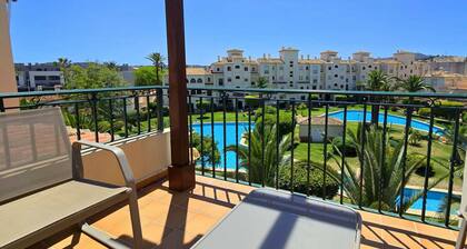 Apartment - Sleeps 4 - Pool - Balcony - Parking