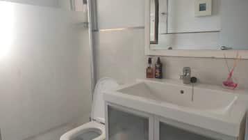 Dutxa, assecador de cabells i tovalloles