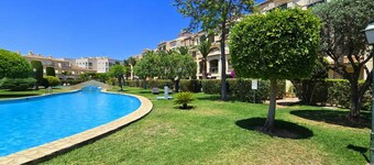 Apartment - Sleeps 4 - Pool - Balcony - Parking