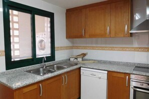 Tủ lạnh, lò vi sóng, lò nướng, bếp nấu 