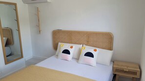 4 bedrooms, iron/ironing board, free WiFi, bed sheets - Villa - Sleeps 8 - Pool - Pets Ok - Parking (Benissa)