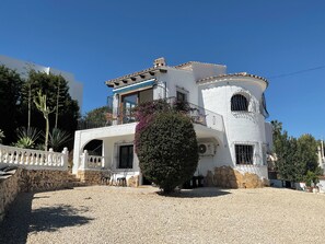 Exterior - Villa - Sleeps 8 - Pool - Pets Ok - Parking (Benissa)