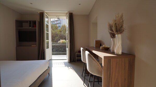 Studio, Balcony, City View | In-room safe, laptop workspace, soundproofing, iron/ironing board