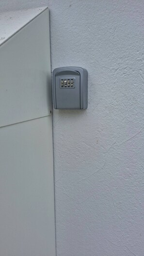 Property entrance - Room-single Bed, Private Room With Bear (Virum)