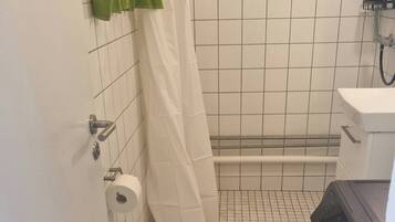 Shared Dormitory, 1 Bedroom, Smoking | Bathroom