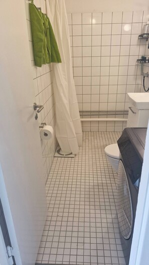 Slaapzaal, 1 slaapkamer, roken | Badkamer