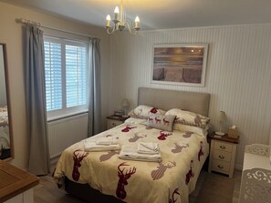 2 habitaciones, tabla de planchar con plancha y wifi gratis 