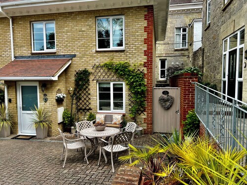 Chestnut Cottage is a stunning holiday home in a beautiful location.
