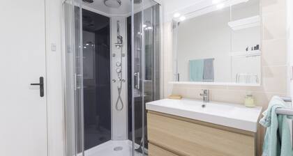 Apartment 'El Pi Del Rei' with Mountain View, Wi-Fi and Air Conditioning