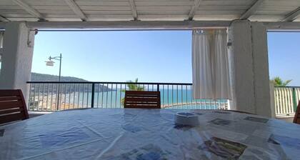 APARTMENTS 2 TWO-ROOM APARTMENTS 2 THREE-ROOM APARTMENTS EQUIPPED TERRACE OVERLOOKING THE BAY