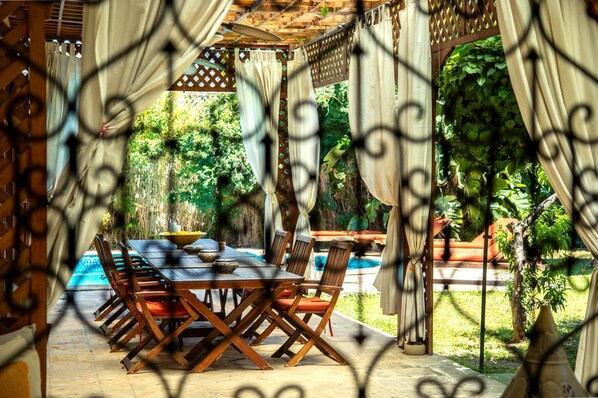 Outdoor dining