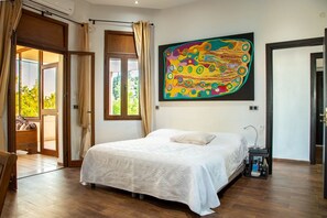 In-room safe, desk, iron/ironing board, free WiFi