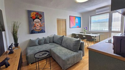 Urban Zen Stay - Comfort & cozy 2bedr. apartment in the Heart of Banská Bystrica
