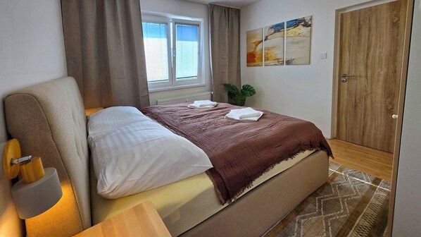 2 chambres, fer et planche Ă  repasser, Wi-Fi, draps fournis