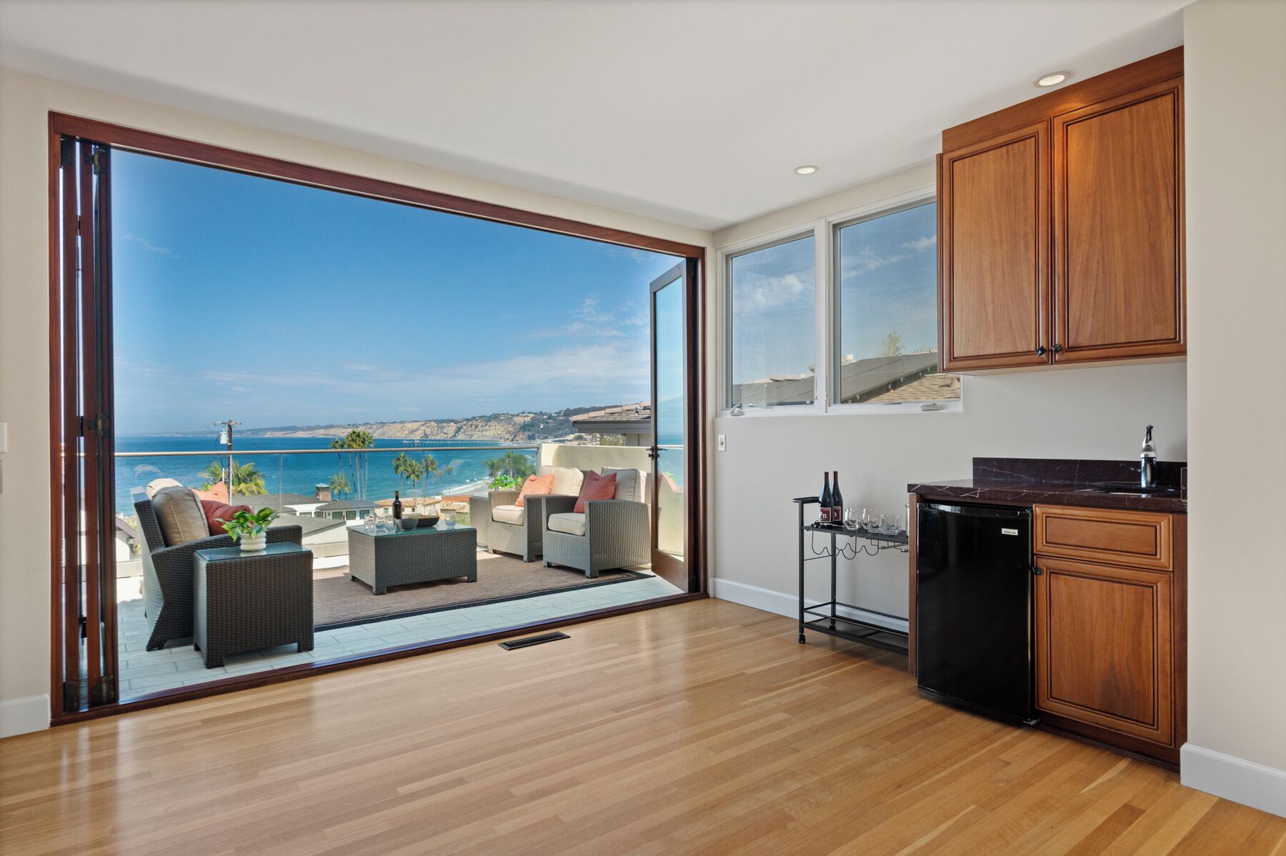 智能电视、壁炉