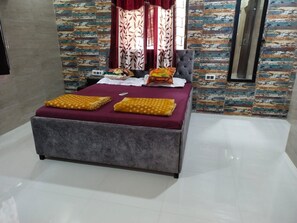 مكواة/لوح كي وواي فاي وملاءات أسرّة