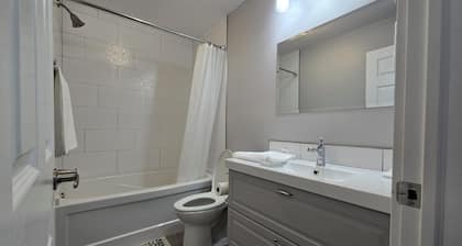 Cozy 1BR Suite | Free Wi-Fi + Netflix | Near Downtown Medicine Hat