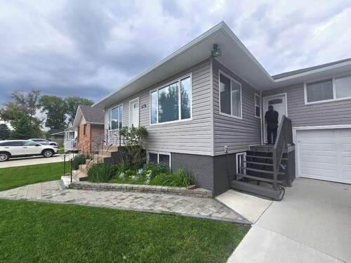 Cozy 1BR Suite | Free Wi-Fi + Netflix | Near Downtown Medicine Hat