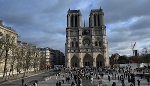 Point of interest - AN EXCELLENT BASE FOR EXPLORATION, JUST STEPS FROM NOTRE DAME & THE SEINE (Paris)