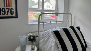 3 bedrooms, WiFi, bed sheets