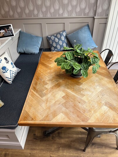 Renovated 3 bedroom 2.5 bath family home with large kitchen diner, in Malahide