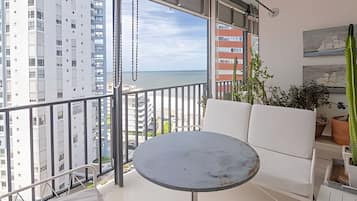 Appartement Confort, vue ville | Restauration extérieure