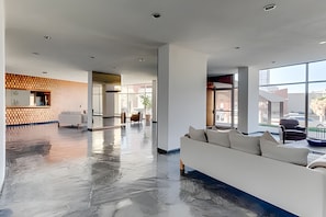 Apartamento Confort, vistas a la ciudad | Vestíbulo