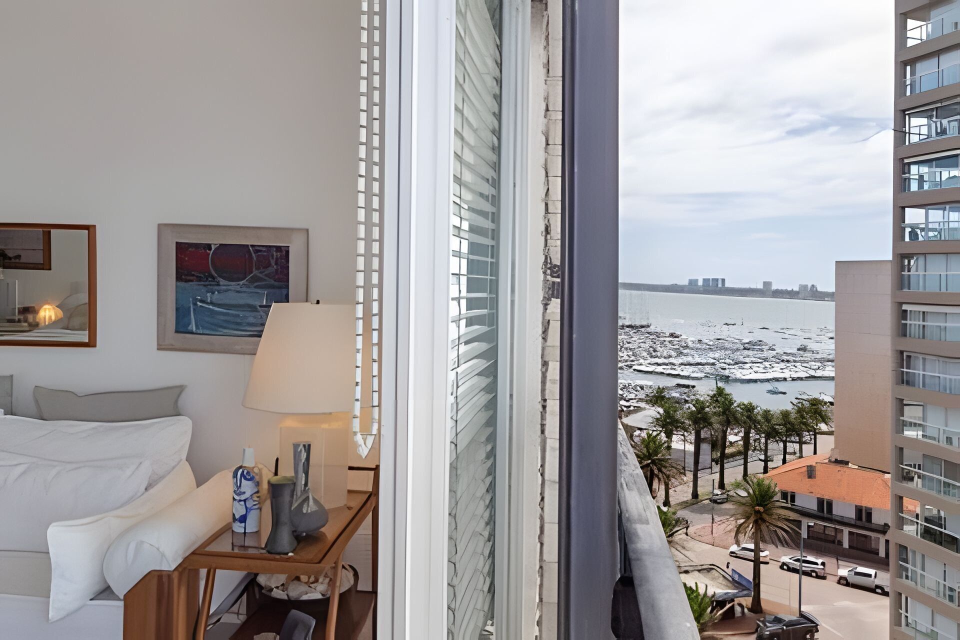 Comfort Apartment, City View | Interior