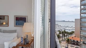 Comfort Apartment, City View | Interior