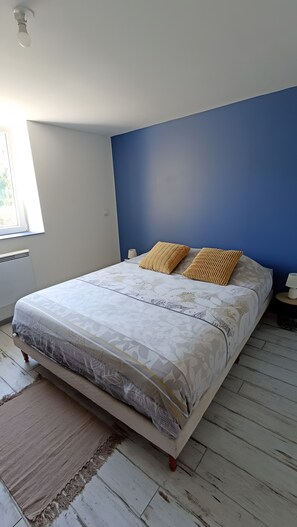 1 habitación, wifi y ropa de cama