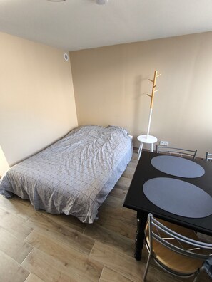 1 Schlafzimmer, WLAN, Bettwäsche