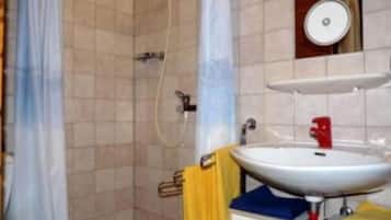 Ducha, secador de pelo, toallas