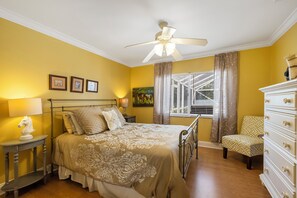 3 slaapkamers, een strijkplank/strijkijzer, gratis wifi, beddengoed