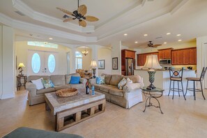 Smart TV, ping pong, books, computer monitors