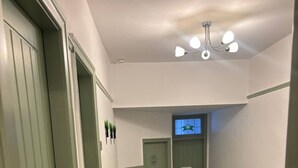Hus, 4 soverom, røyk, balkong | Innvendig