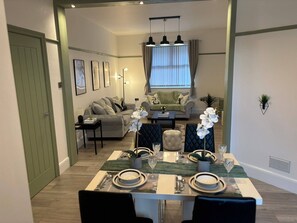 独立别墅, 4 间卧室, 吸烟房, 阳台 | 餐厅