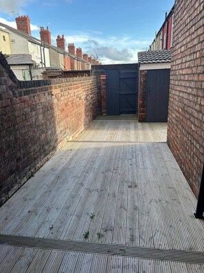 House, 4 Bedrooms, Smoking, Balcony | Property grounds