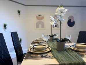 House, 4 Bedrooms, Smoking, Balcony | Dining room