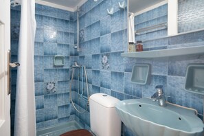 Shower, towels