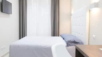 Doppia Classic | Cassaforte in camera, una scrivania, postazione laptop, insonorizzazione