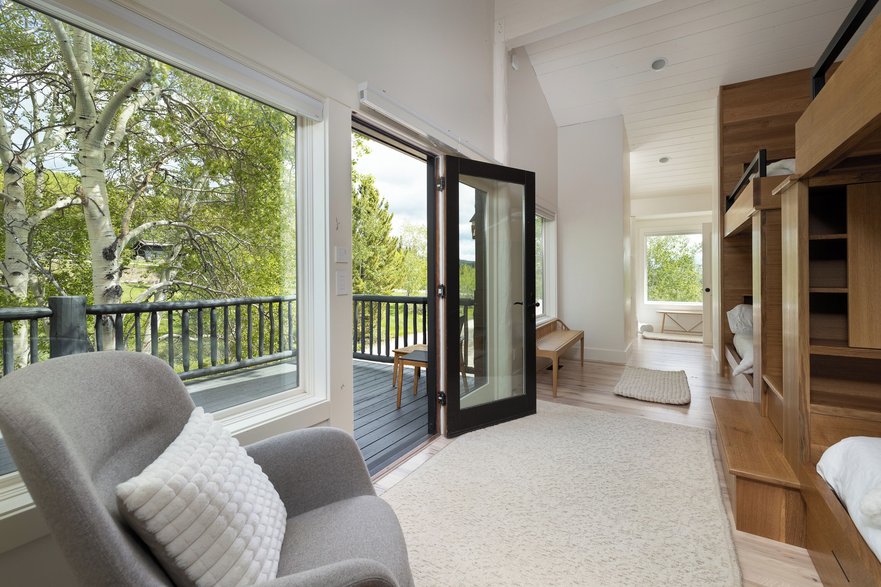 15 habitaciones, tabla de planchar con plancha, wifi y ropa de cama 