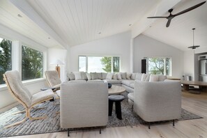 Télévision, cheminée