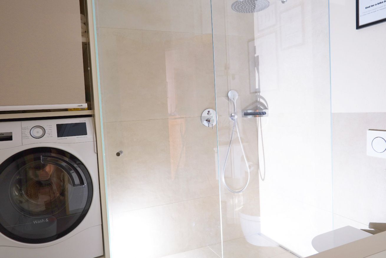 Doccia, asciugacapelli, bidet, asciugamani