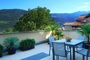Outdoor dining - Apartment Cascada - Alpstay (Parcines)