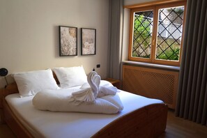 2 室のベッドルーム、デスク、アイロン / アイロン台、WiFi (無料)